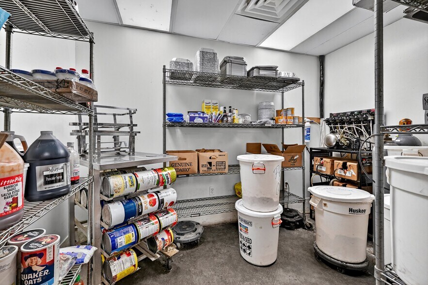 More Photos Of 301 N 1st St, Madill Restaurant For Sale