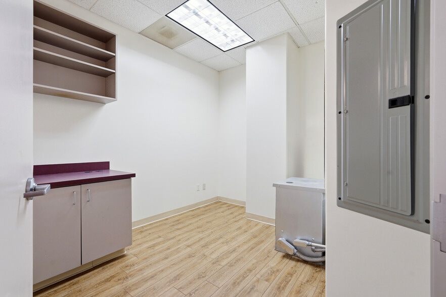 More Photos Of 1000 Newbury Rd, Thousand Oaks Medical For Sale