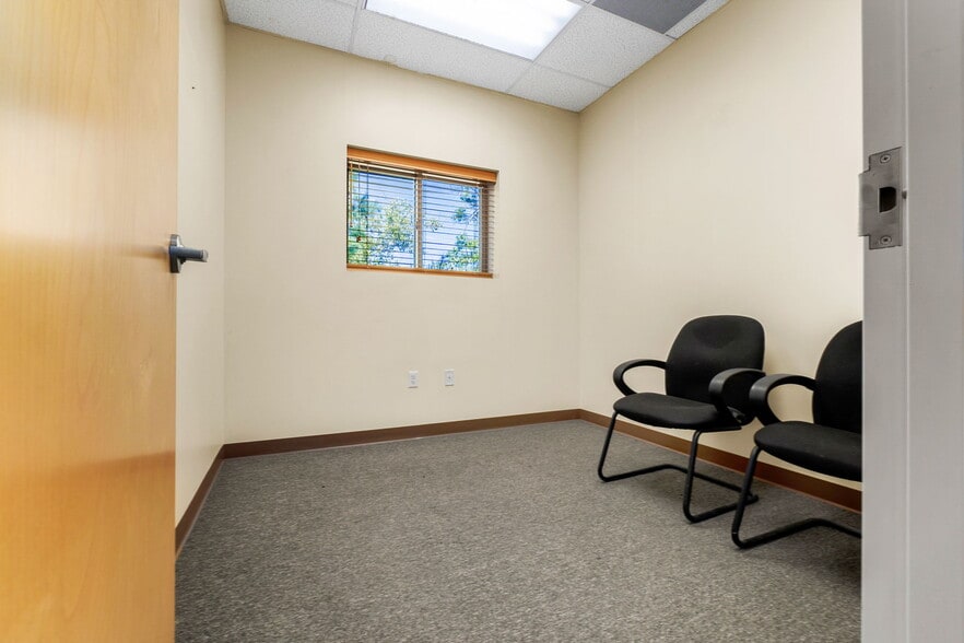 More Photos Of 3 Ajootian Way, Middleton Warehouse For Sale