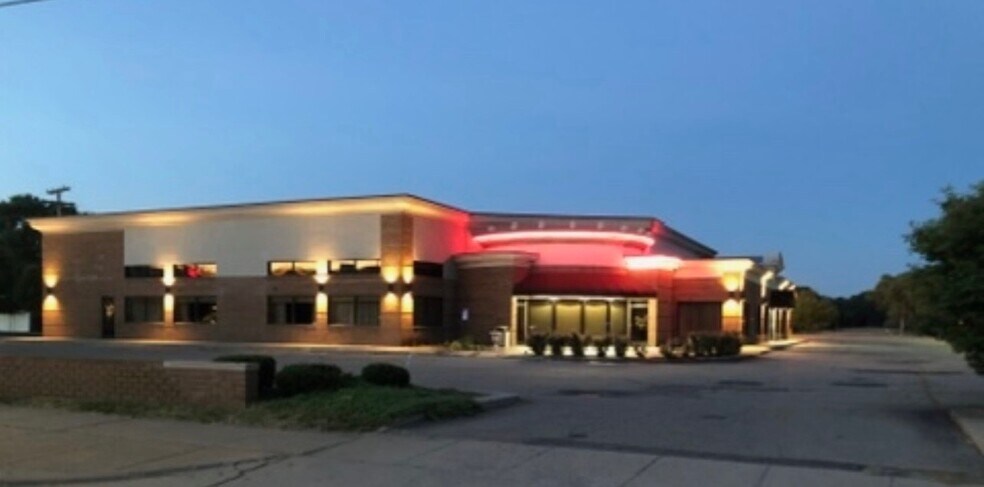 More Photos Of 31920 Van Dyke Ave, Warren Restaurant For Sale