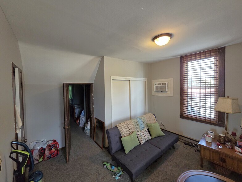 More Photos Of 510 S Jefferson Way, Indianola Multifamily For Sale