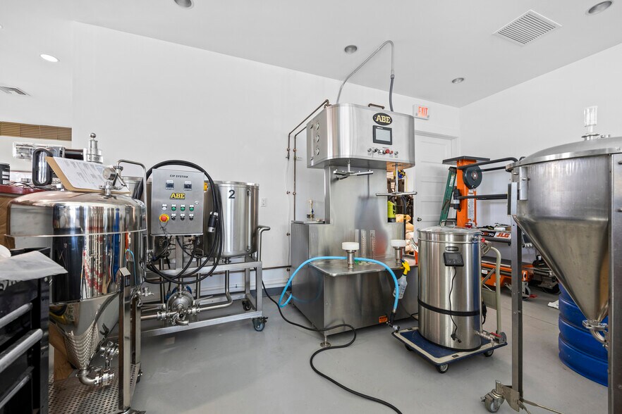 More Photos Of 691 A1A Beach Blvd, Saint Augustine General Retail For Sale