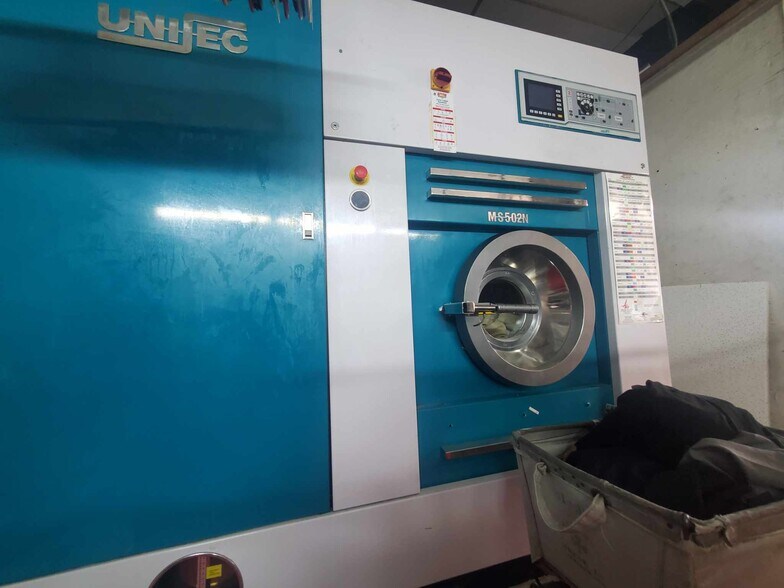 More Photos Of 5847 Swope Pky, Kansas City General Retail For Sale