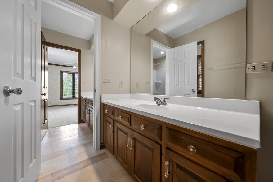 More Photos Of 1901 Moffet Rd, Saint Joseph Specialty For Sale