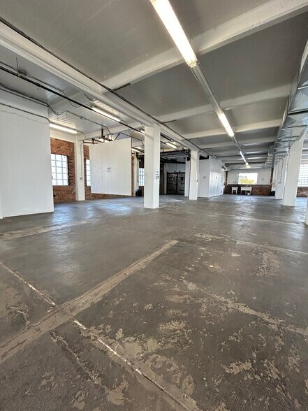 More Photos Of 1645 Blue Rock St, Cincinnati Light Manufacturing For Lease