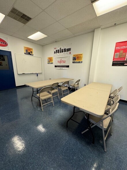 More Photos Of 1900 N Saginaw St, Flint Warehouse For Sale