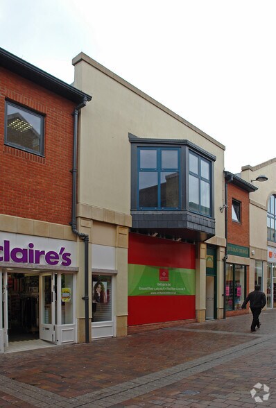 More Photos Of Station Rd, Didcot Storefront For Lease