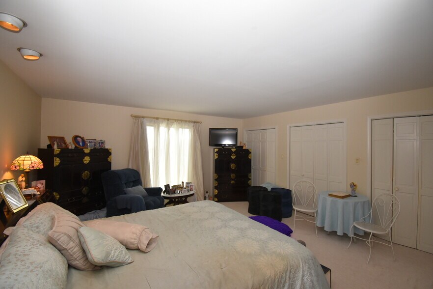 More Photos Of 100 Brenda Ave, Danville Medical For Sale