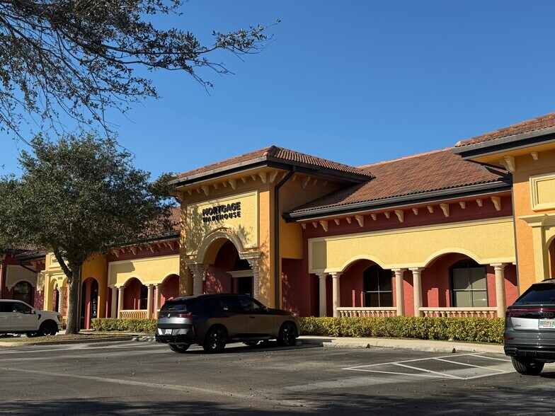 Primary Photo Of 13430 Parker Commons Blvd, Fort Myers Medical For Lease