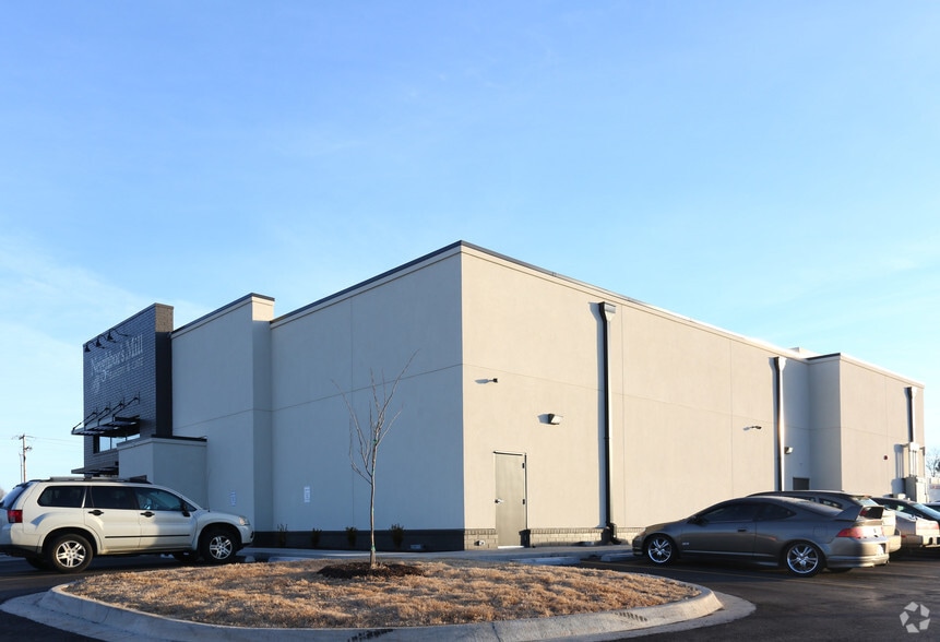 More Photos Of 2090 W Pleasant Grove Rd, Rogers Freestanding For Lease