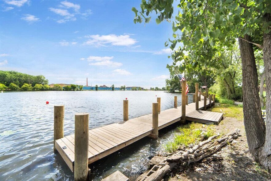 More Photos Of 1000 Bauman St, Oshkosh Marina For Sale