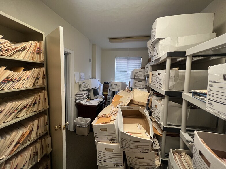 More Photos Of 160 Waverly Pl, San Francisco Storefront Retail Office For Lease