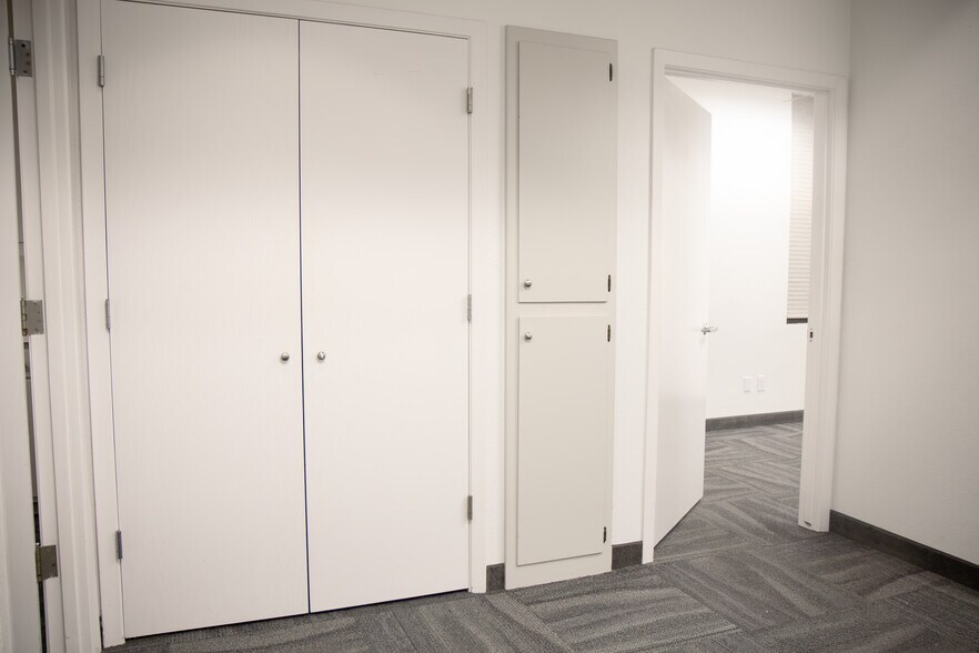 More Photos Of 1015 N Demaree Rd, Visalia Office For Lease