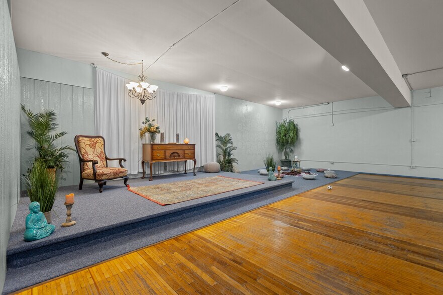 More Photos Of 206 Alexander Ave, Strabane Medical For Sale