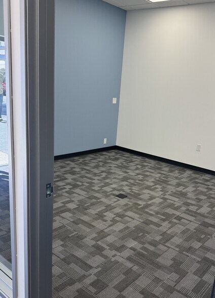 More Photos Of 131 W 33rd St, National City Warehouse For Lease