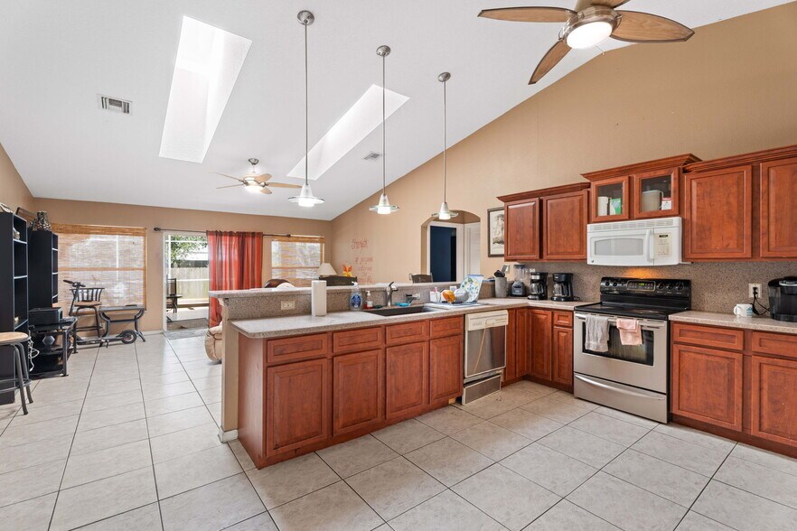 More Photos Of 1874 SW Gemini Ln, Port Saint Lucie Multifamily For Sale