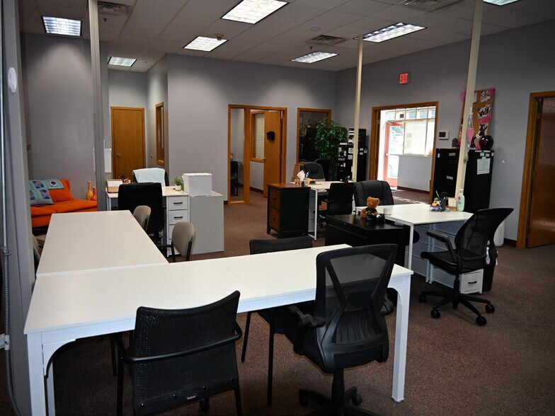 More Photos Of 501-527 Highway 25, Monticello Storefront Retail Office For Lease