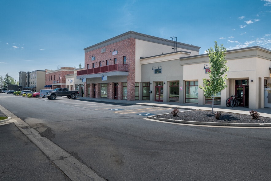 More Photos Of 733 N Main St, Bellevue Storefront For Sale