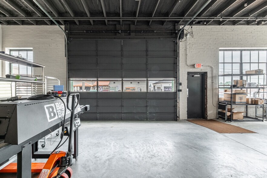 More Photos Of 119 N Jackson St, Perryville General Retail For Sale