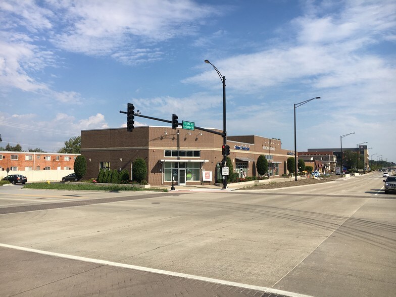 More Photos Of 14360 S LaGrange Rd, Orland Park Storefront For Lease