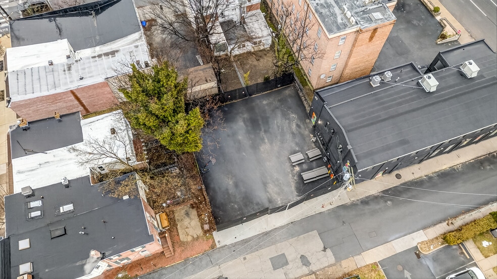 More Photos Of 1501 N Walnut St, Wilmington Office For Sale