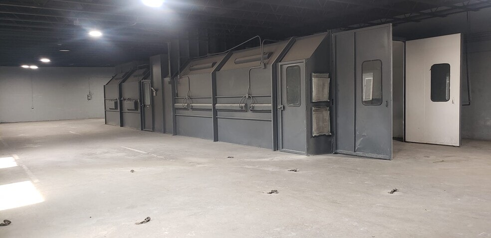 More Photos Of 17721 Sherman Way, Reseda Auto Repair For Sale