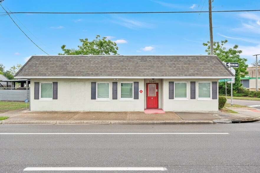 More Photos Of 3101 N Orange Blossom Trl, Zellwood Restaurant For Sale