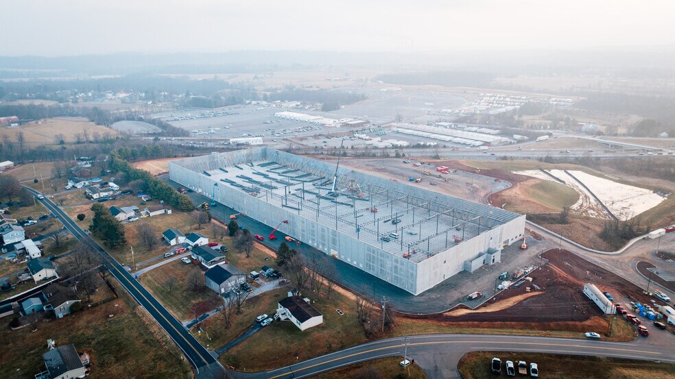 More Photos Of 275 Cloverleaf Rd, York Unknown For Lease