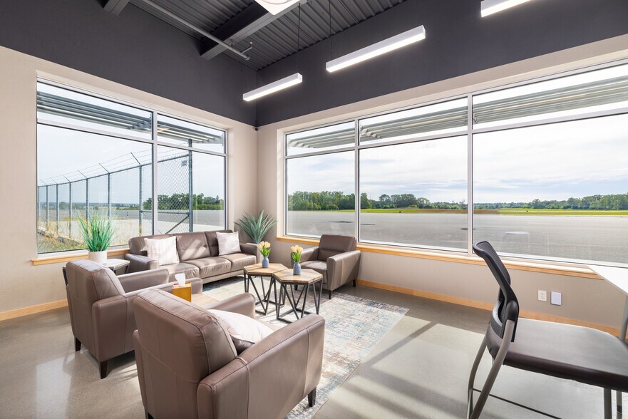 More Photos Of 12100 Higgins Airport Way, Burlington Airplane Hangar For Lease