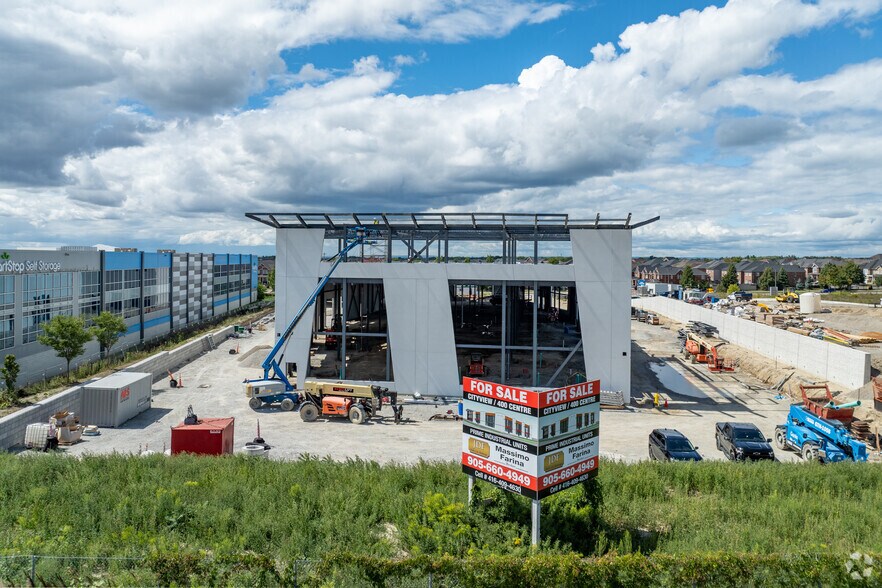 More Photos Of 435 Cityview Blvd, Vaughan Industrial For Sale
