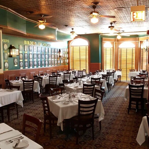 More Photos Of 60 W Ontario St, Chicago Restaurant For Sale