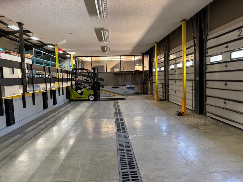 More Photos Of 5201 S 19th St, Lincoln Warehouse For Sale