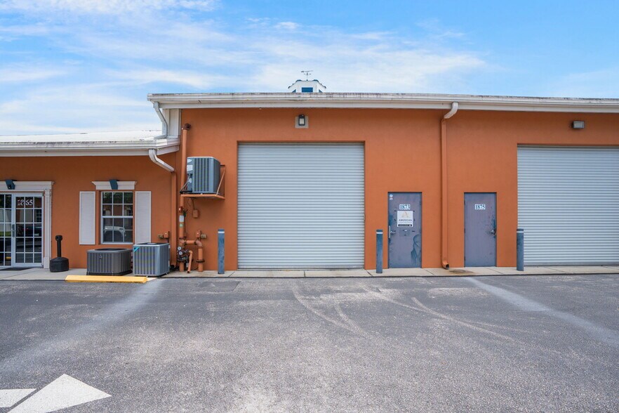 More Photos Of 1867-1881 Porter Lake Dr, Sarasota Warehouse For Sale