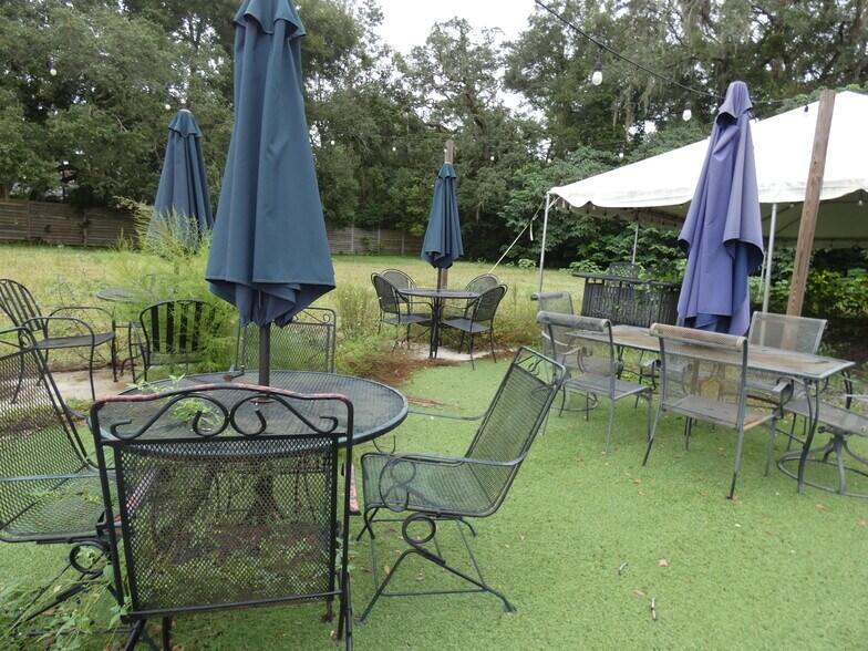 More Photos Of 410 Broad St, Brooksville Freestanding For Lease