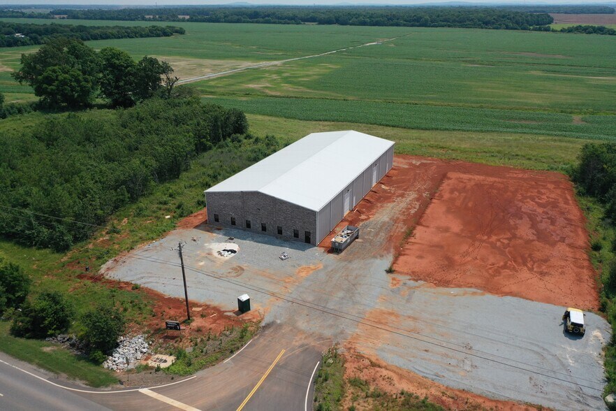 More Photos Of 0 US Highway 31, Tanner Warehouse For Sale