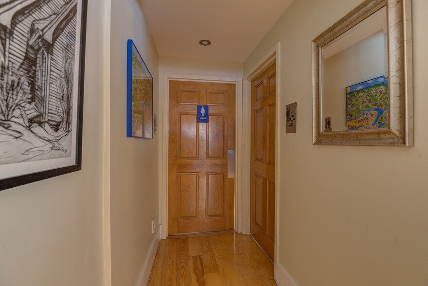 More Photos Of 200 Shore Rd, Ogunquit Restaurant For Sale