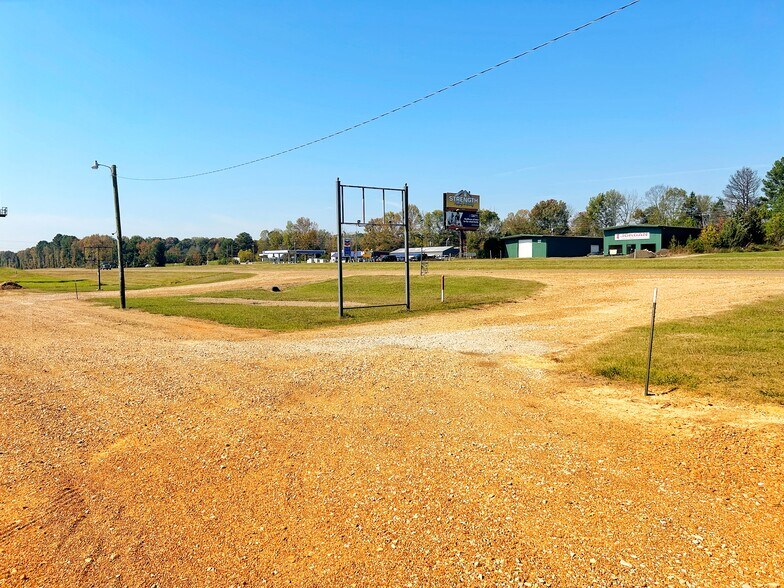More Photos Of 27918 Highway 6, Sardis Restaurant For Lease