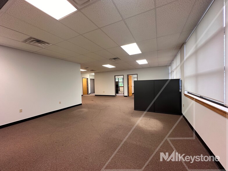More Photos Of 2433 Morgantown Rd, Reading Office For Lease