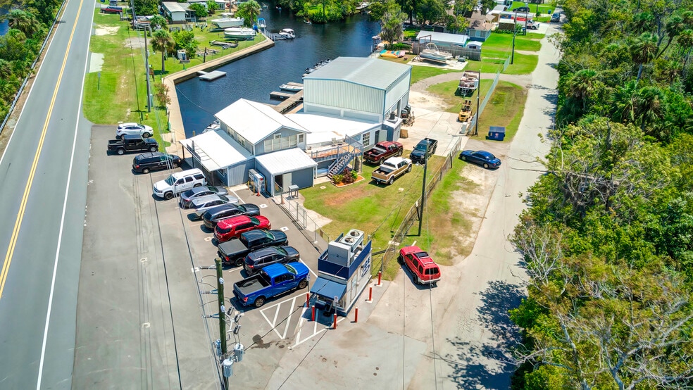 More Photos Of 7154 Shoal Line Blvd, Spring Hill Marina For Sale