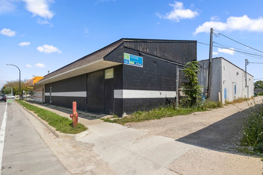 More Photos Of 3000 Packard Rd, Ann Arbor Storefront For Sale