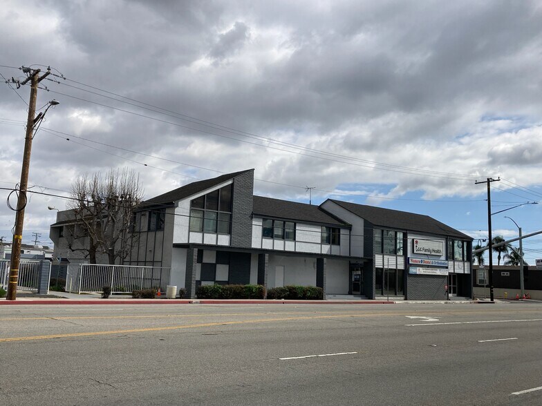 Primary Photo Of 17660 Lakewood Blvd, Bellflower Loft Creative Space For Lease