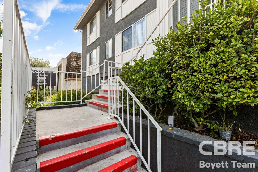 More Photos Of 6643 Haskell Ave, Van Nuys Apartments For Sale