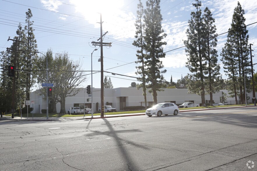 More Photos Of 21700-21730 Nordhoff St, Chatsworth Warehouse For Lease