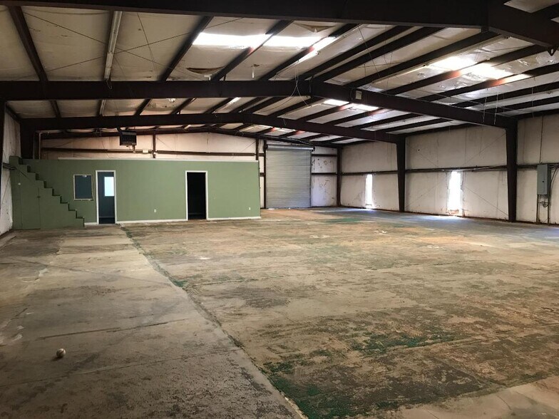 More Photos Of 404 Clubhouse Dr, Pine Lake Warehouse For Sale