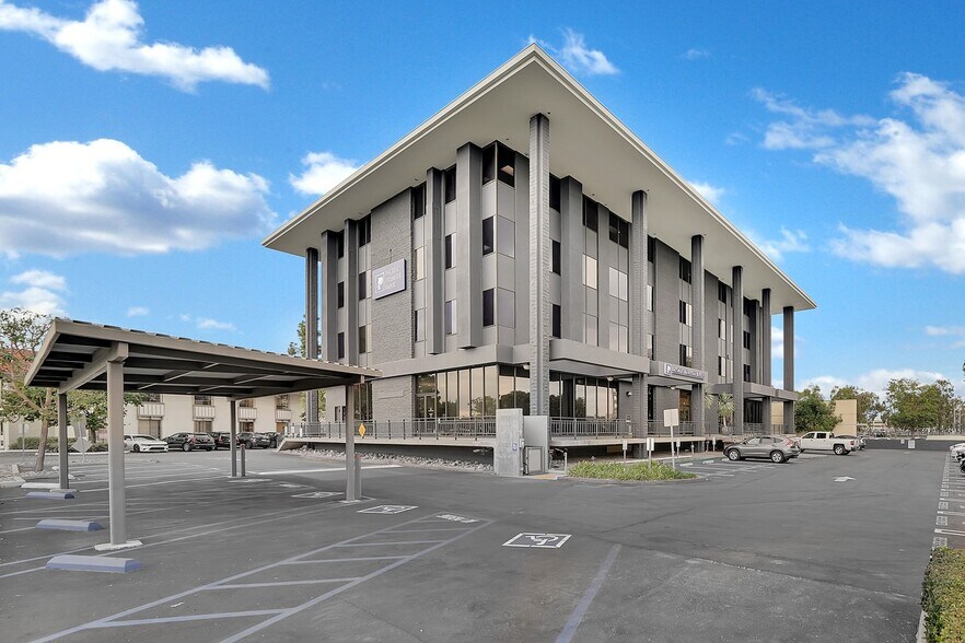 More Photos Of 4667 MacArthur Blvd, Newport Beach Office For Lease