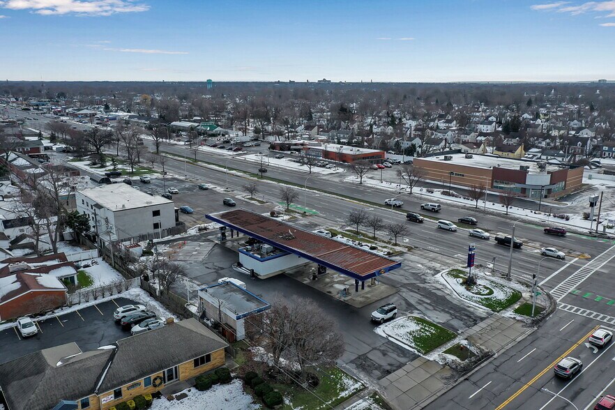 More Photos Of 2050 Sheridan Dr, Buffalo Fast Food For Lease