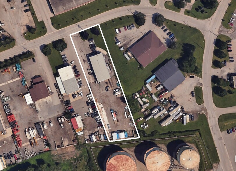 More Photos Of 2081 Piper Ln, London Industrial For Lease