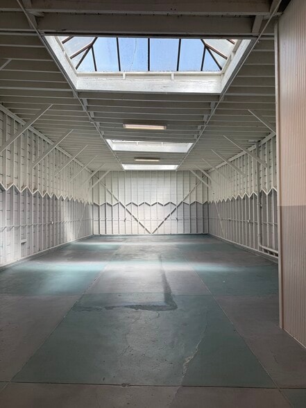 More Photos Of 29 Moss St, San Francisco Warehouse For Sale
