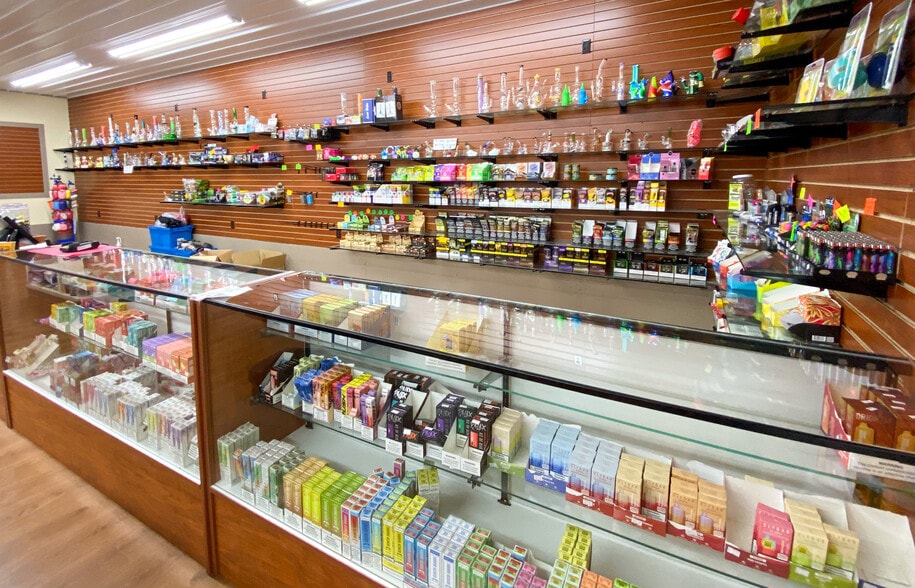 More Photos Of 25817 State Hwy 64, Pittsburg Supermarket For Sale