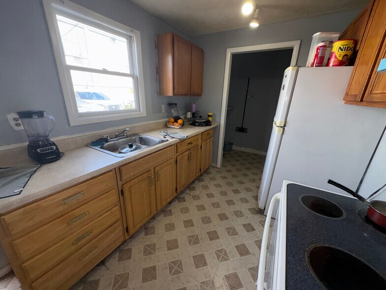 More Photos Of 473 N Goodman St, Rochester Storefront Retail Residential For Sale